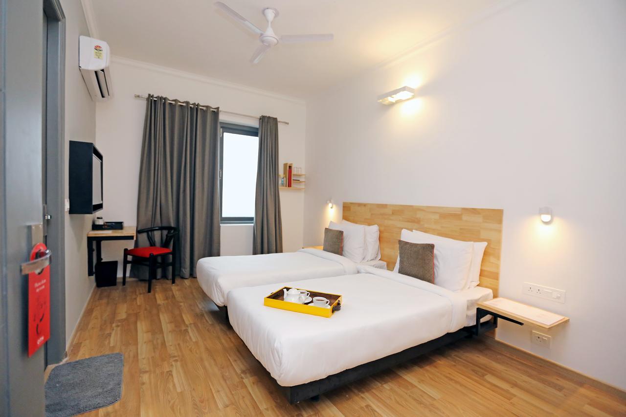 Oyo Townhouse 018 Medanta Hotell Gurgaon Eksteriør bilde